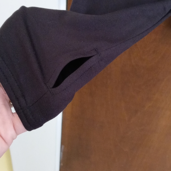 Split back top - Picture 3 of 4